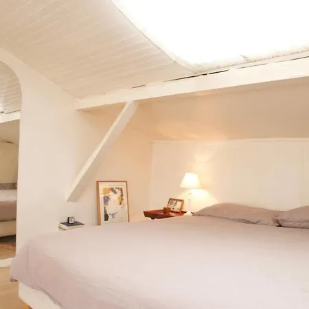 Appartamento Charming 10 Min From The Moulin Rouge Parigi